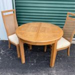 Table with 2 chairs